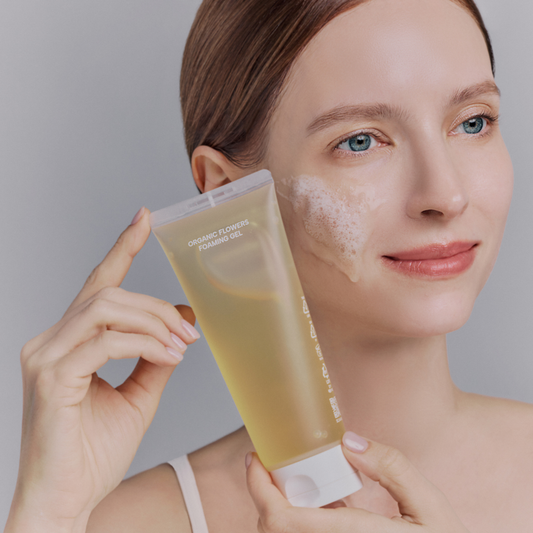 Whamisa Organic Foaming Gel packaging – Korean organic skincare for clean and balanced skin