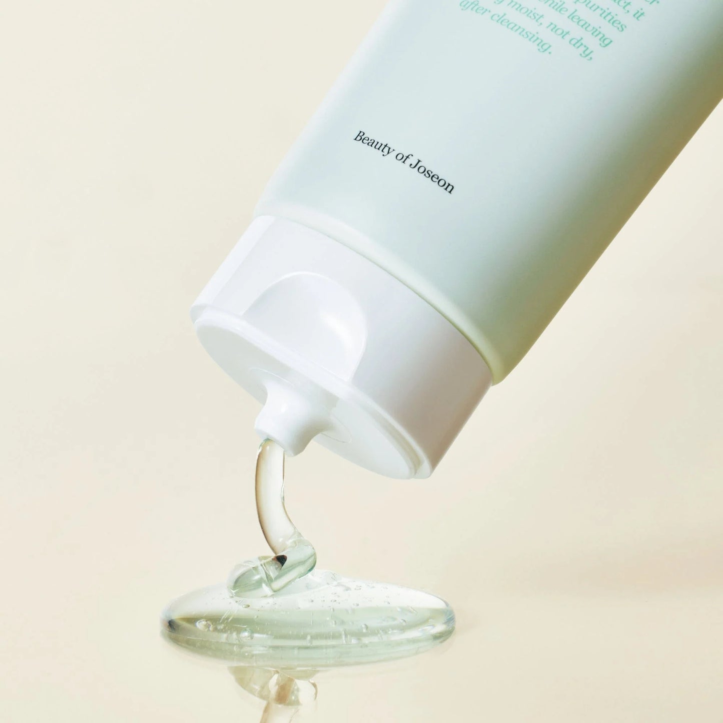 Texture of Beauty of Joseon Green Plum Refreshing Cleanser – hydrating Korean gel cleanser for gentle daily cleansing.
