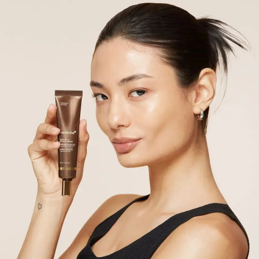 Medicube Retinol Serum texture close-up – lightweight anti-aging serum for smooth skin